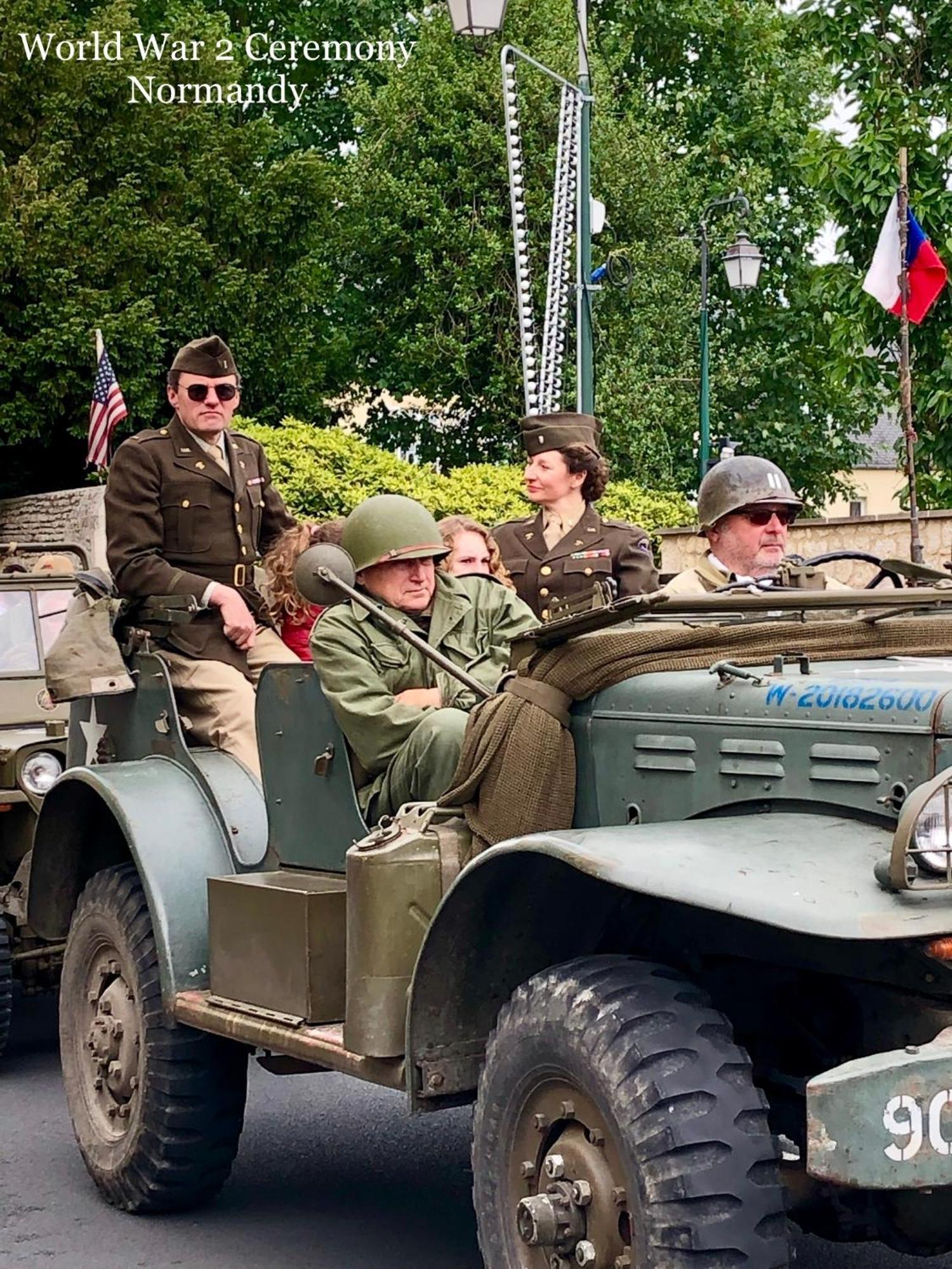 Double J - Omaha Beach Formigny Bagian luar foto